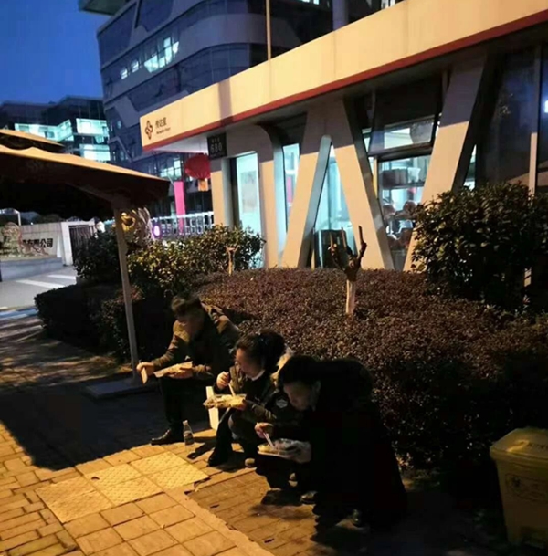 伟德体育 - 综合体育赛事平台|奥体中心相助同伴