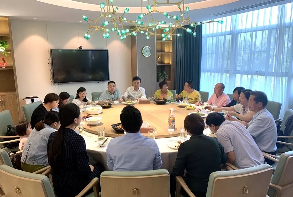 伟德体育 - 综合体育赛事平台|奥体中心相助同伴
