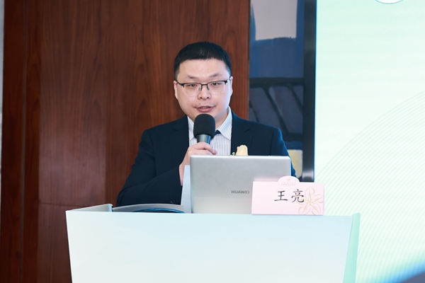 伟德体育 - 综合体育赛事平台|奥体中心相助同伴