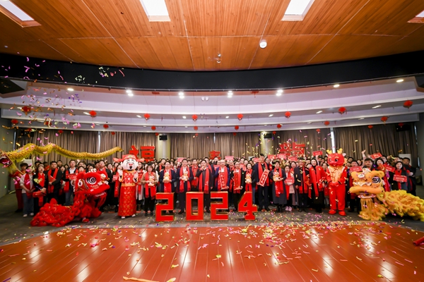 伟德体育 - 综合体育赛事平台|奥体中心相助同伴